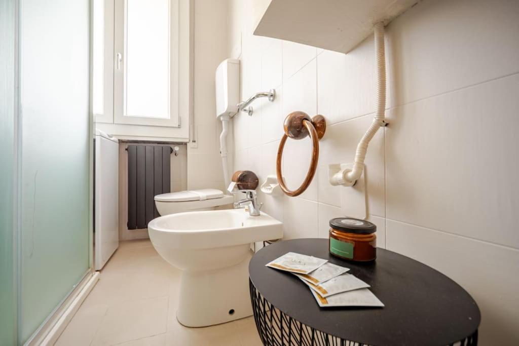 Casa Con 2 Camere Da Letto E Parcheggio A Bologna Buitenkant foto